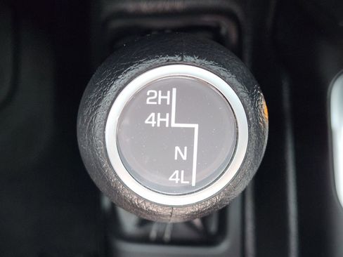 Used 2024 Jeep Wrangler Sport image 21