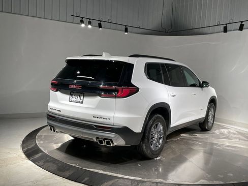 Used 2025 GMC Acadia Elevation image 11