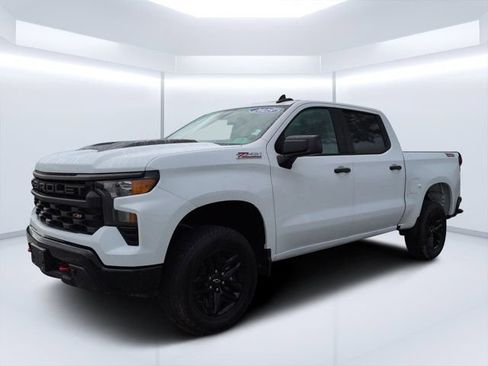 Used 2025 Chevrolet Silverado 1500 Custom Trail Boss AWD/4WD image 7