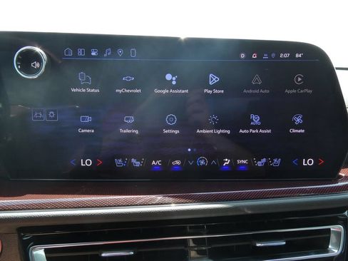 Certified 2025 Chevrolet Traverse RS FWD image 32