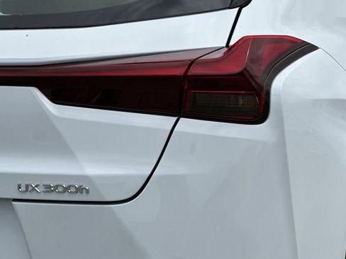 New 2026 Lexus UX 300h FWD image 7