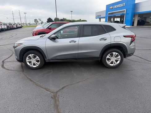 Used 2024 Chevrolet Trax LS w/ Driver Confidence Package FWD image 4