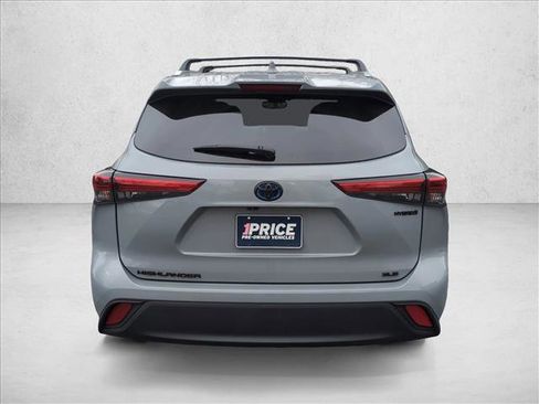 Used 2023 Toyota Highlander Bronze Edition image 6