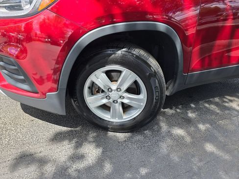 Used 2018 Chevrolet Trax LT AWD/4WD image 2