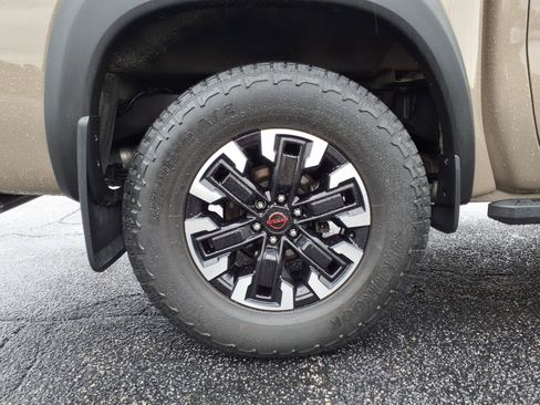 Used 2022 Nissan Frontier PRO-4X w/ Off-Road Protection Package AWD/4WD image 10