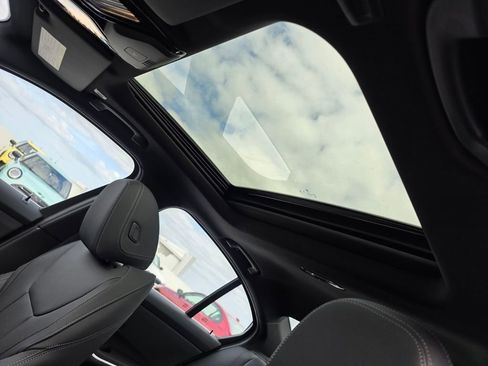 New 2026 BMW 330i Sedan w/ Premium Package image 10