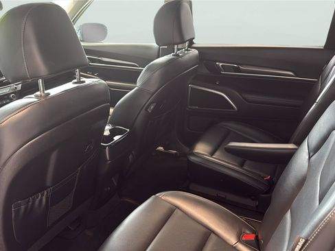 Used 2025 Kia Telluride S FWD image 16