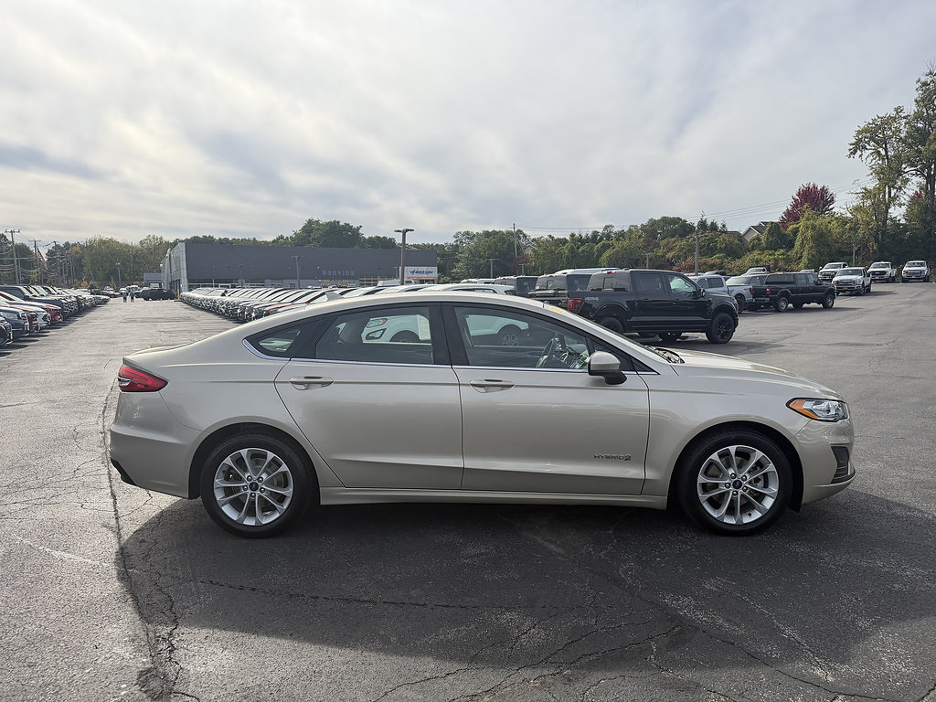 Used 2019 Ford Fusion SE FWD image 9