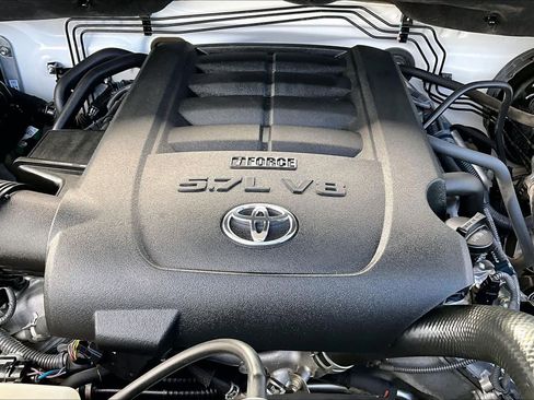 Used 2018 Toyota Tundra SR5 image 32