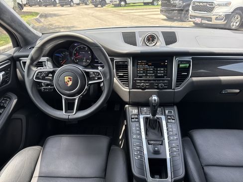 Used 2016 Porsche Macan Turbo AWD/4WD image 22