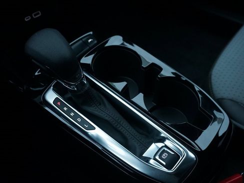 Certified 2024 Chevrolet Trax LT w/ LT Convenience Package image 16