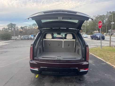 Used 2025 Cadillac Escalade IQ Sport 1 AWD/4WD image 4