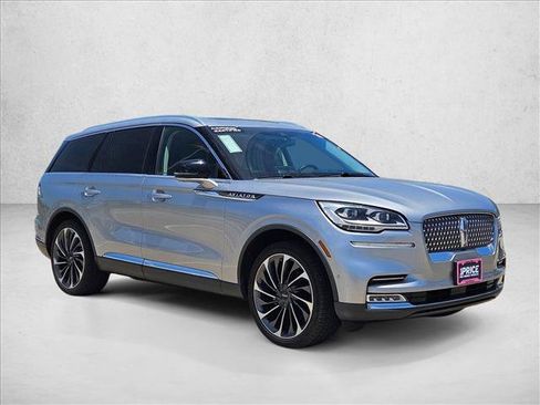 Used 2020 Lincoln Aviator Reserve w/ Equipment Group 202A AWD/4WD image 3