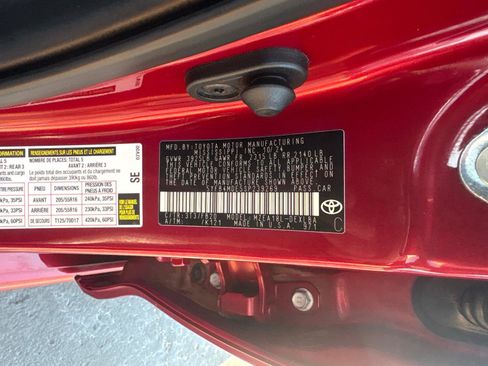 Used 2025 Toyota Corolla LE FWD image 30
