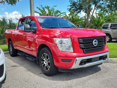 Used 2021 Nissan Titan SV w/ SV Convenience Package RWD image 2
