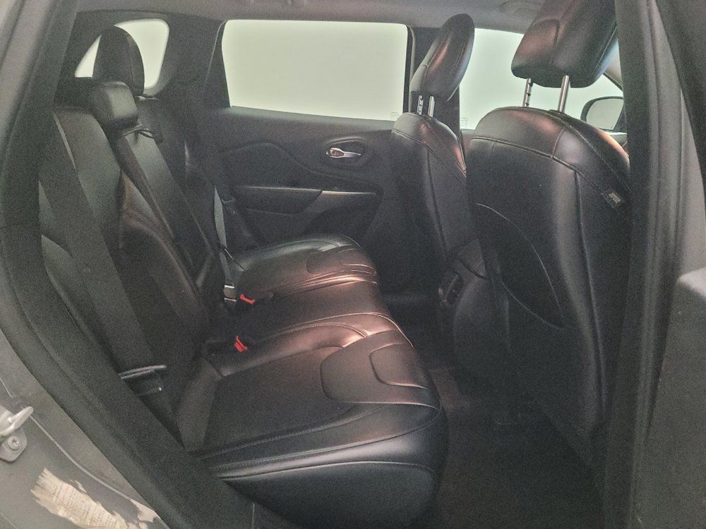 Used 2020 Jeep Cherokee Latitude Plus FWD image 19