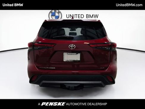 Used 2020 Toyota Highlander XLE FWD image 6
