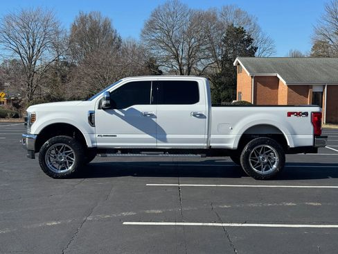 Used 2019 Ford F250 Lariat w/ Lariat Ultimate Package image 2