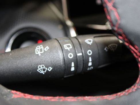 Used 2025 Jeep Compass Trailhawk image 23