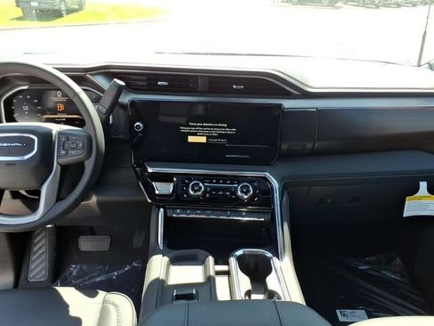 New 2026 GMC Sierra 3500 Denali w/ Denali Reserve Package AWD/4WD image 13