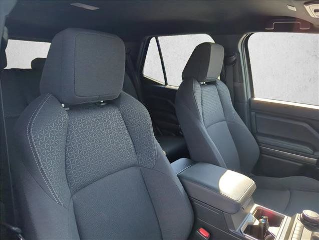 Certified 2025 Toyota 4Runner SR5 AWD/4WD image 30
