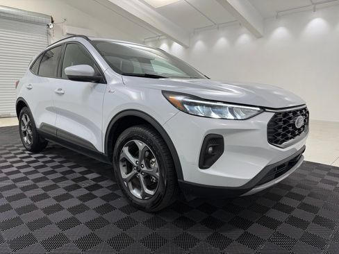 Used 2025 Ford Escape ST-Line Select AWD/4WD image 1
