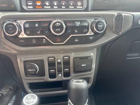 Used 2021 Jeep Wrangler Unlimited Sport AWD/4WD image 38