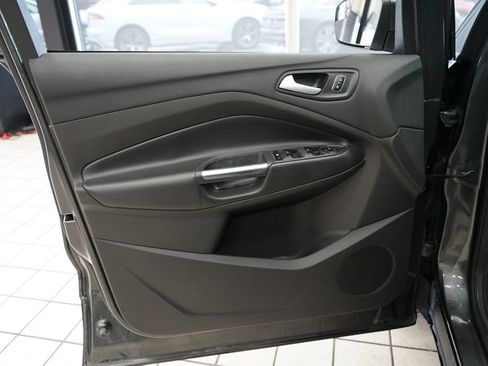 Used 2017 Ford Escape SE w/ SE Cold Weather Package AWD/4WD image 20