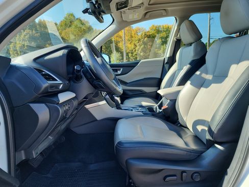 Used 2022 Subaru Forester Limited w/ Popular Package #3 image 10