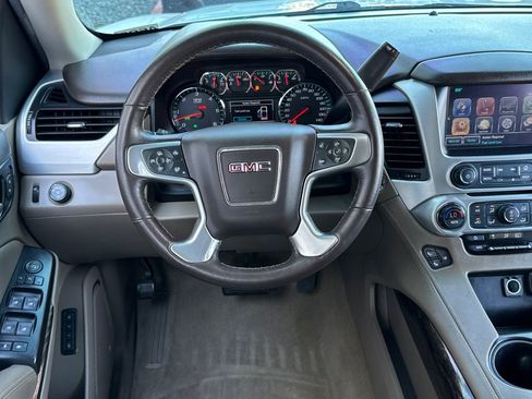 Used 2017 GMC Yukon SLT w/ Premium Edition image 14