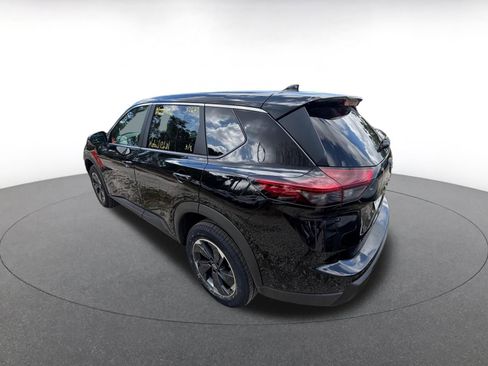 Used 2025 Nissan Rogue SV image 4