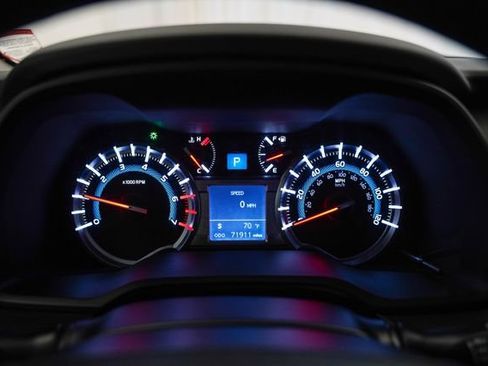Used 2019 Toyota 4Runner TRD Off-Road Premium AWD/4WD image 8