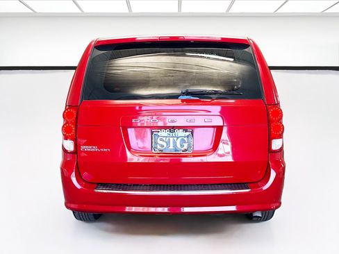Used 2016 Dodge Grand Caravan American Value Package w/ UConnect Hands-Free Group FWD image 5