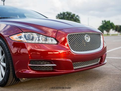 Used 2012 Jaguar XJ image 57