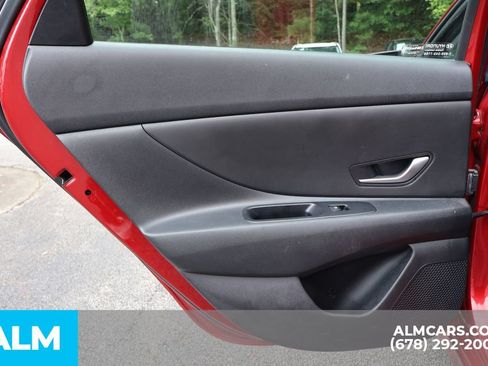 Used 2024 Hyundai Elantra SEL FWD image 17