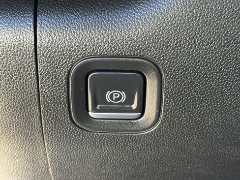 Used 2023 Chevrolet Silverado 2500 LT image 25