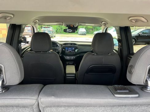 Used 2023 Chevrolet TrailBlazer LT w/ Convenience Package FWD image 12