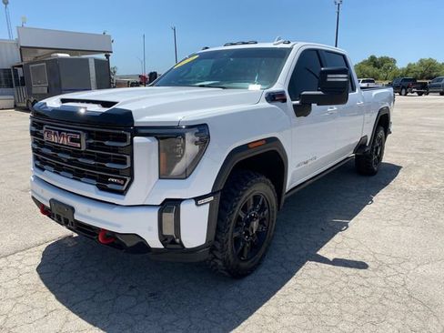 Used 2024 GMC Sierra 2500 AT4 w/ AT4 Premium Plus Package AWD/4WD image 2