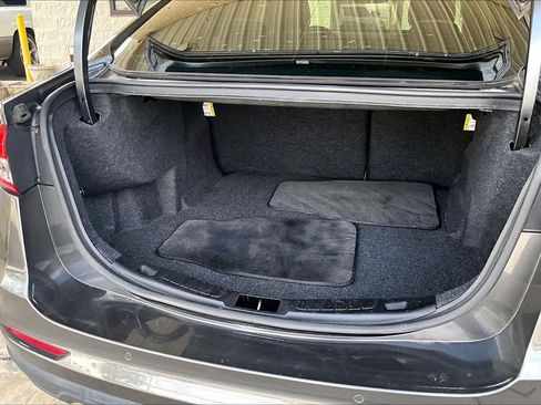 Used 2019 Ford Fusion SE w/ Equipment Group 151A FWD image 31
