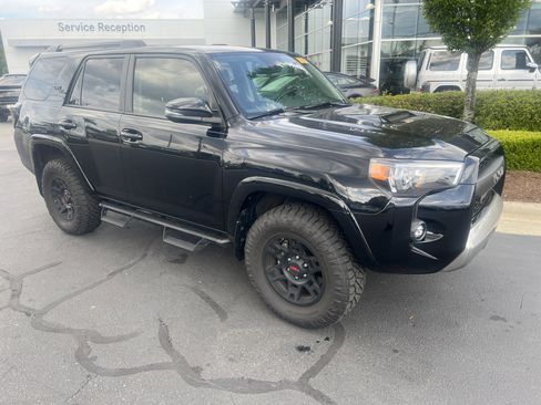 Used 2024 Toyota 4Runner TRD Off-Road Premium w/ Moonroof Package AWD/4WD image 2
