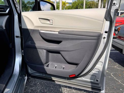 Used 2021 Toyota Sienna LE w/ LE Plus Package AWD/4WD image 22