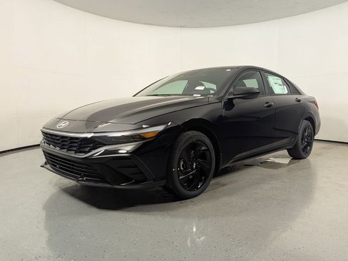 New 2026 Hyundai Elantra Sport image 3