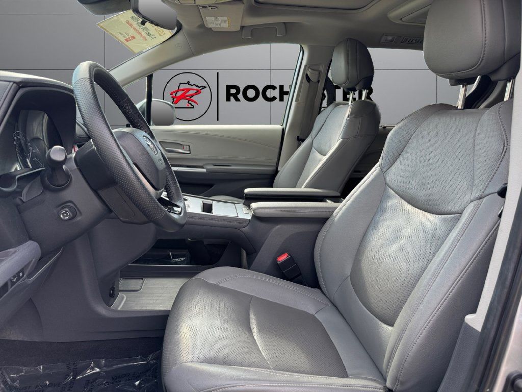 Certified 2023 Toyota Sienna Limited AWD/4WD image 10