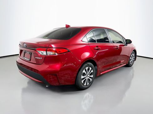 Used 2022 Toyota Corolla LE w/ Premium Interior Package image 4