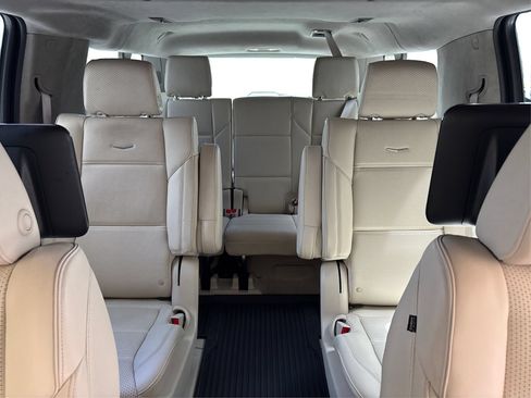 Certified 2025 Cadillac Escalade ESV Sport Platinum AWD/4WD image 19
