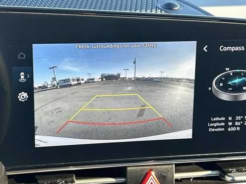 Used 2024 Hyundai Elantra SEL image 23