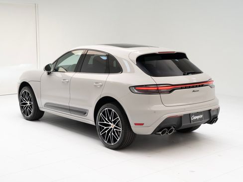 Certified 2026 Porsche Macan AWD/4WD image 3