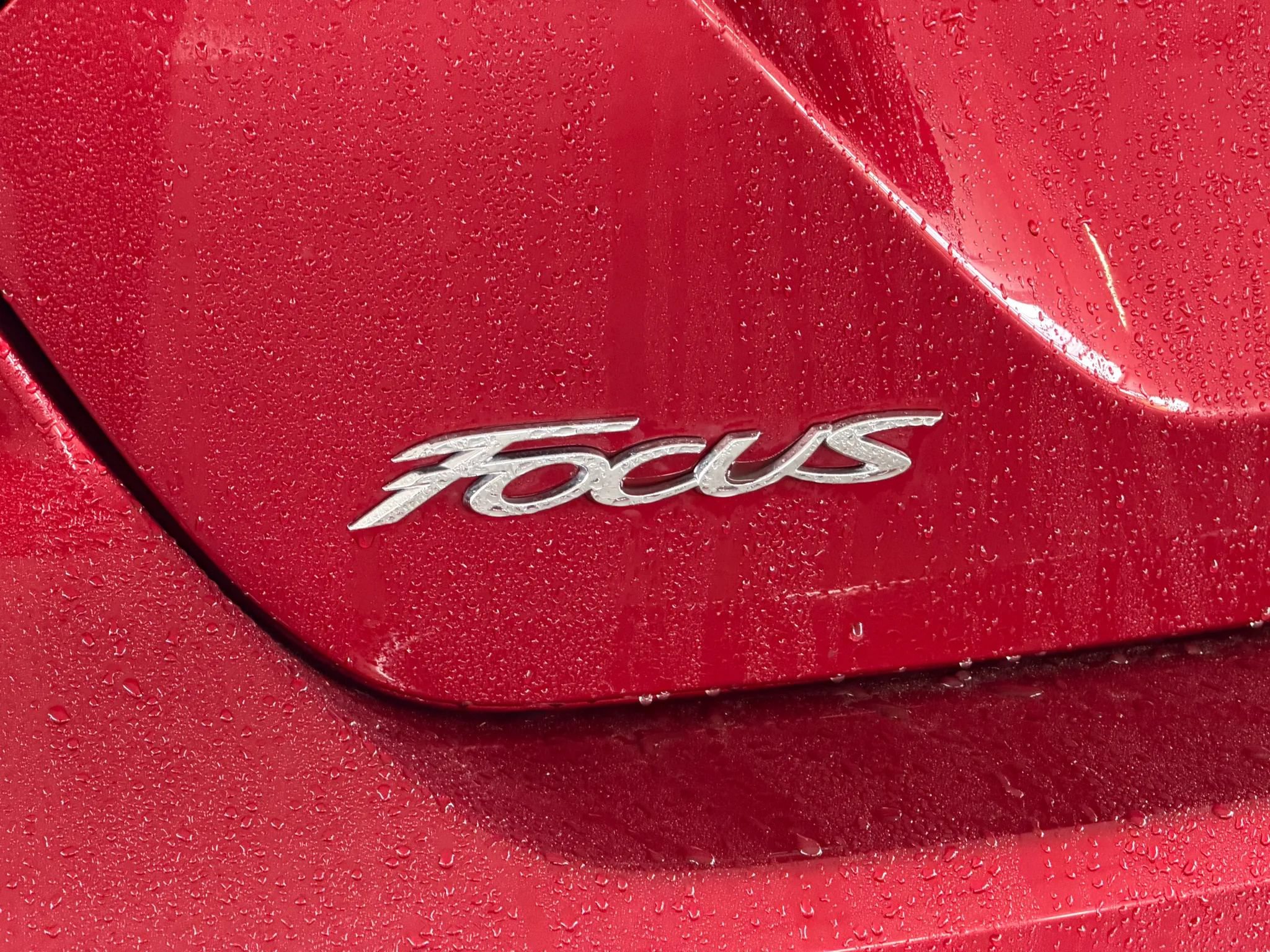 Used 2014 Ford Focus Titanium FWD image 12
