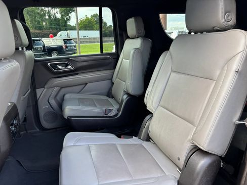 Used 2021 Chevrolet Suburban Z71 w/ Z71 Off-Road Package AWD/4WD image 14