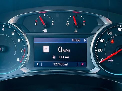 Used 2021 Chevrolet Traverse LT w/ LT Premium Package image 12